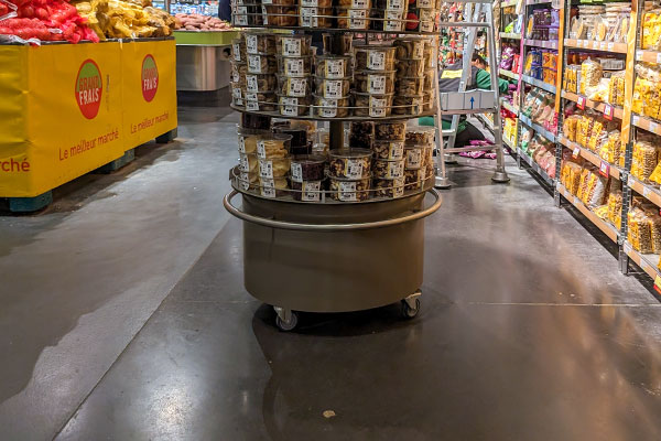 sol en beton dans un supermarche